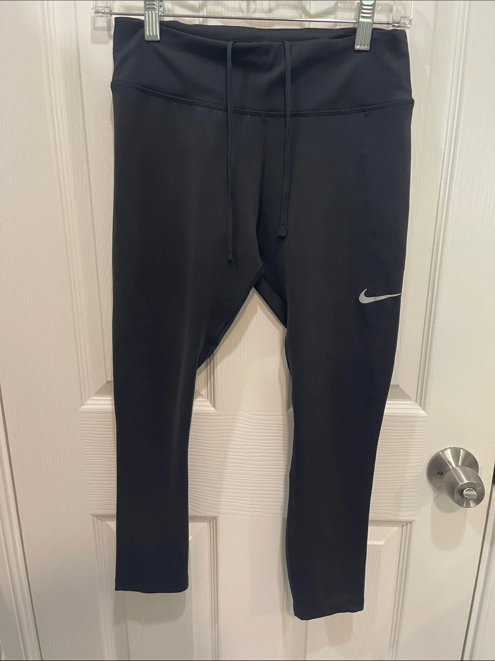 Nike Black women size M Athletic Leggings with Drawstring